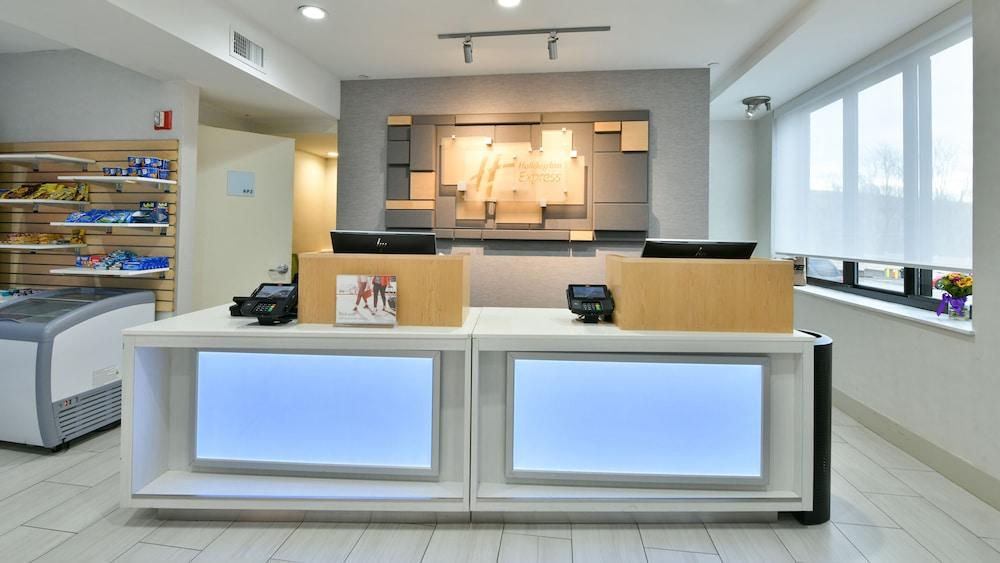 Holiday Inn Express Staten Island West, An Ihg Hotel Нью-Йорк Экстерьер фото