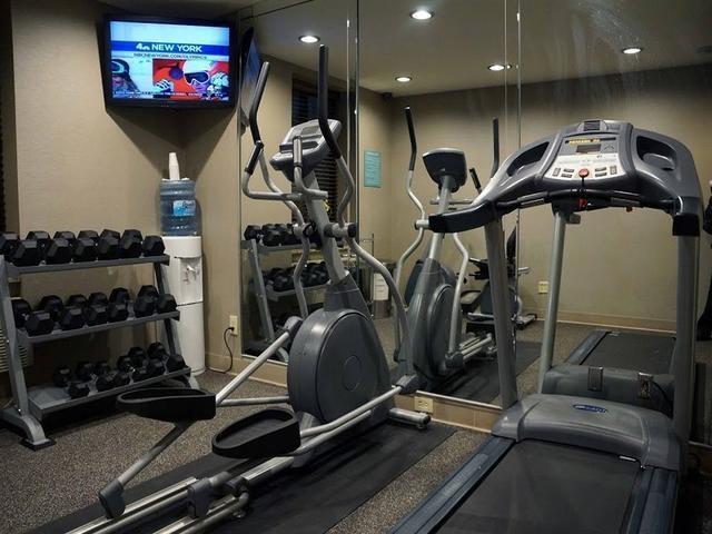 Holiday Inn Express Staten Island West, An Ihg Hotel Нью-Йорк Экстерьер фото