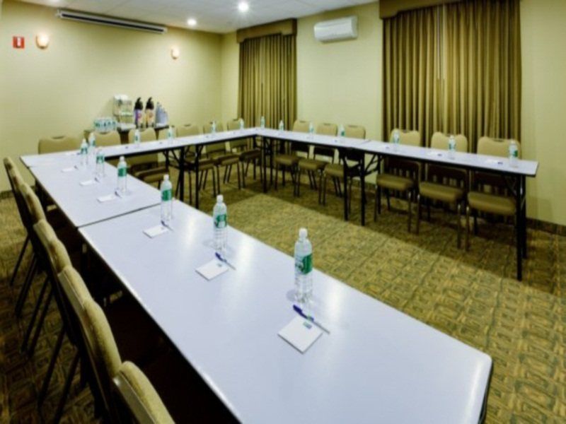 Holiday Inn Express Staten Island West, An Ihg Hotel Нью-Йорк Экстерьер фото