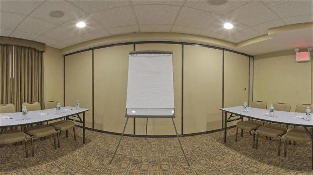 Holiday Inn Express Staten Island West, An Ihg Hotel Нью-Йорк Экстерьер фото